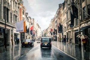 Tourism has always played a crucial role in the growth of the British economy, particularly in the retail sector. However, recent studies suggest that the introduction of a tourist tax, also known as the "tourist tax," is tarnishing Britain's sparkle as a global shopping destination.